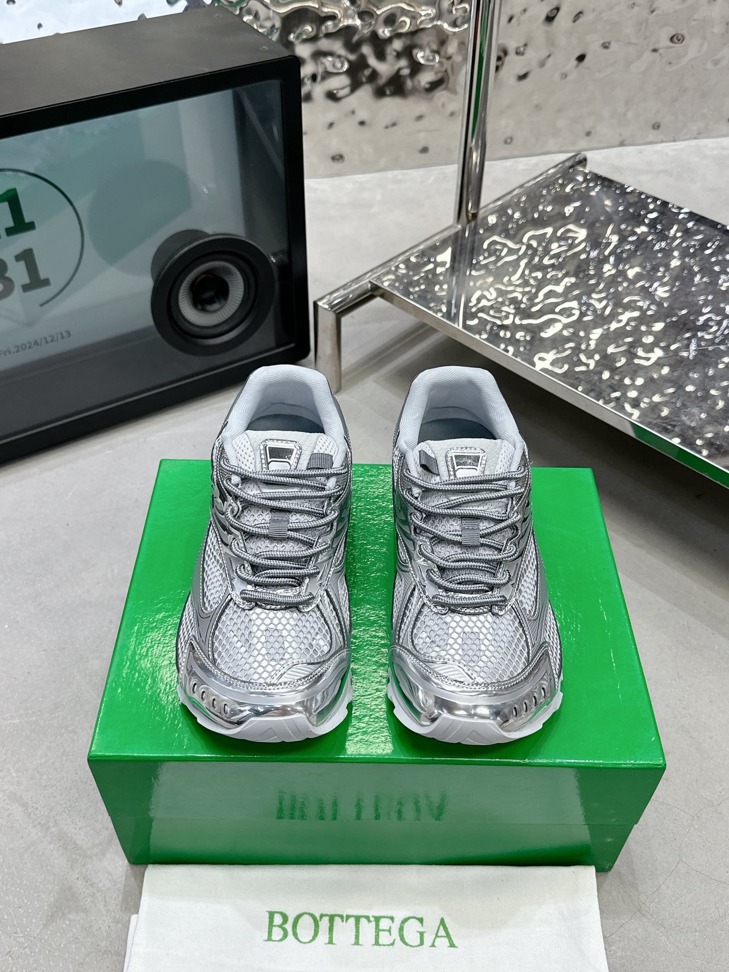 完売必至 2026 ボッテガヴェネタ 新作 スニーカー 偽物