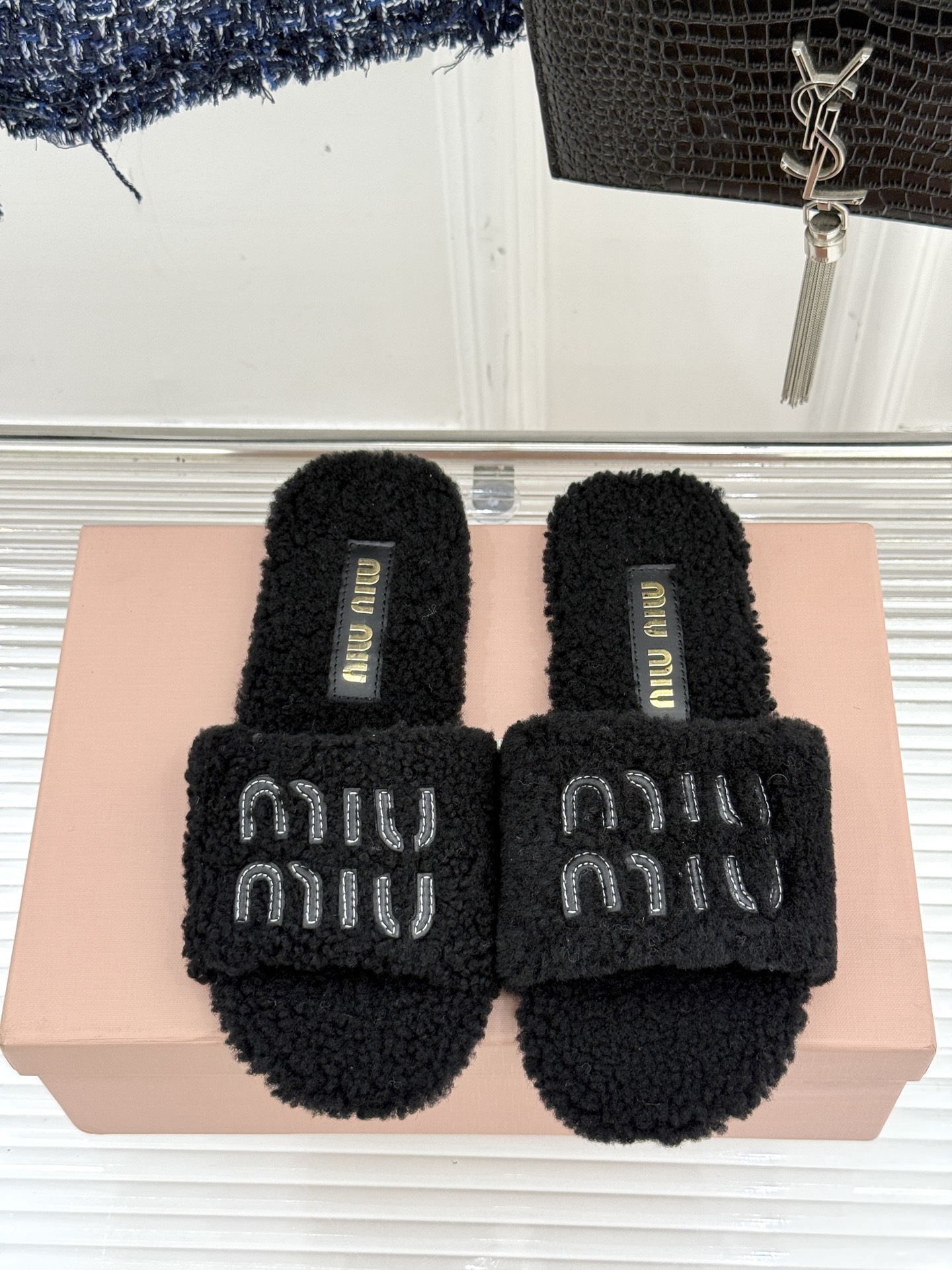使い勝手良 2026 ミュウミュウ 新作 サンダル-スリッパ スーパーコピー