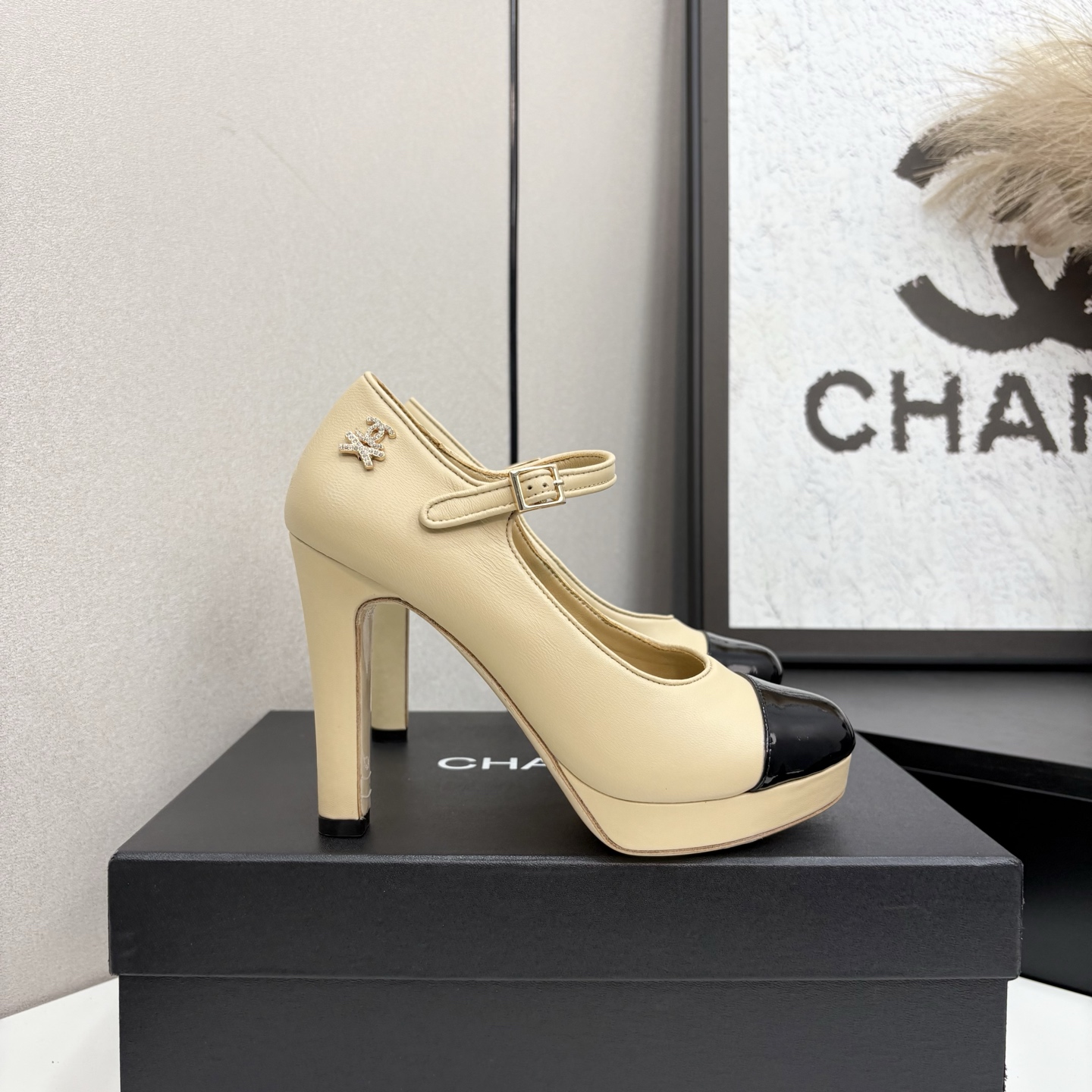 人気急上昇新作 2026 シャネル 新作 ハイヒール 偽物
