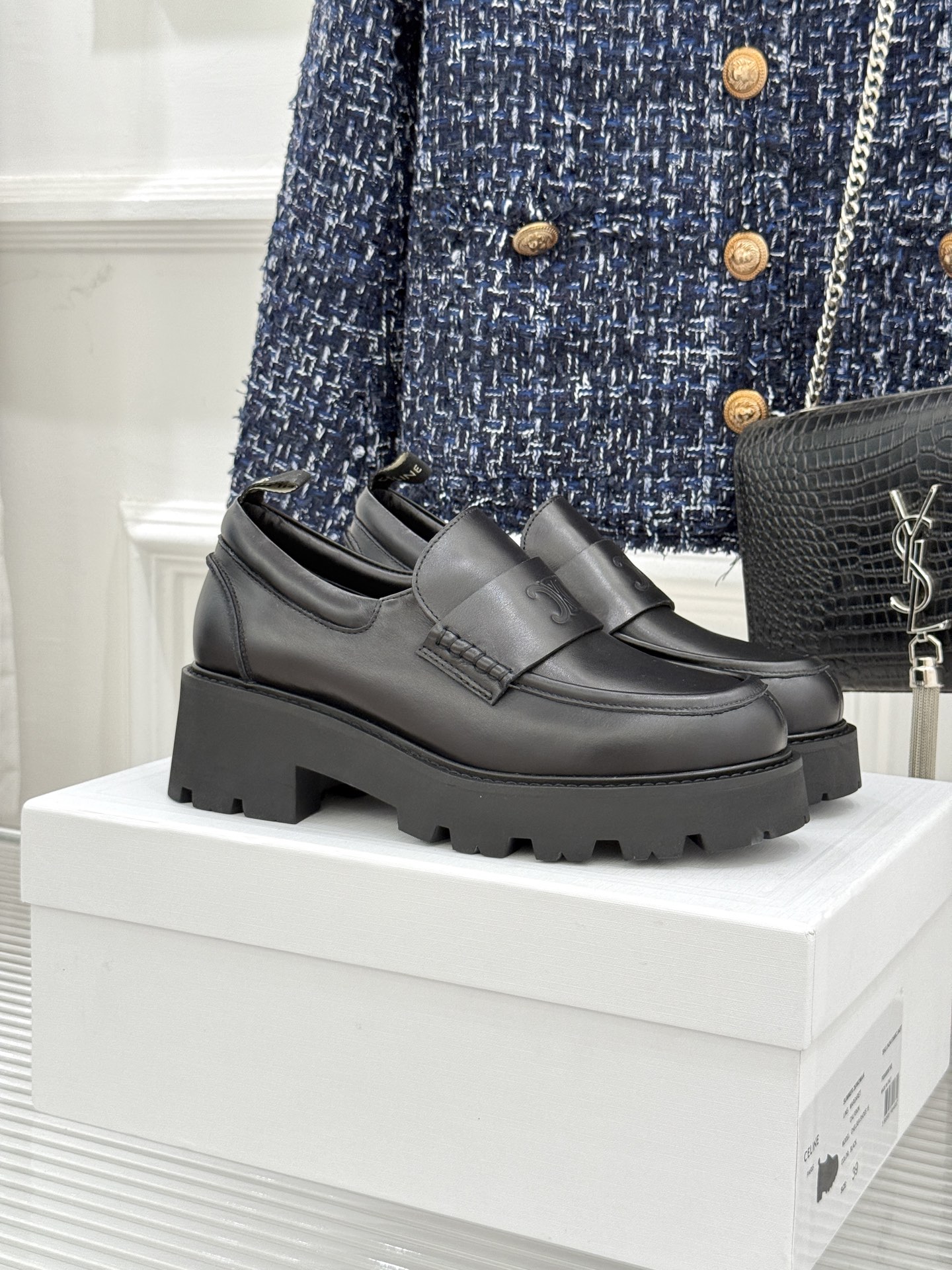 注目アイテム☆ 2026 セリーヌ 新作 パンプス スーパーコピー