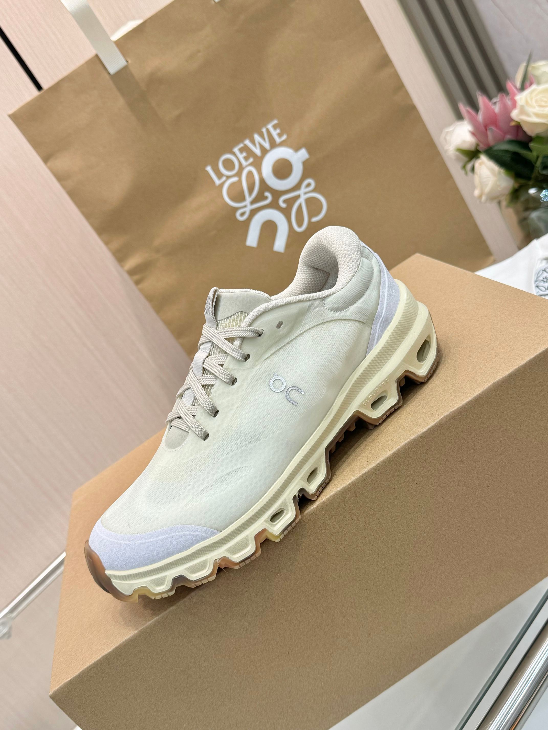 注目アイテム♡ 2026 ロエベ 新作 スニーカー 偽物