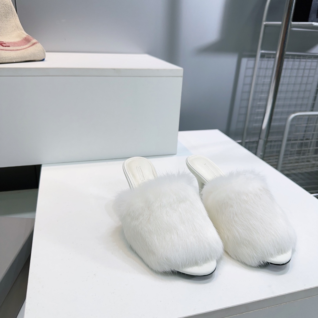 ☆超人気☆ 2026 バレンシアガ 新作 サンダル-スリッパ コピー