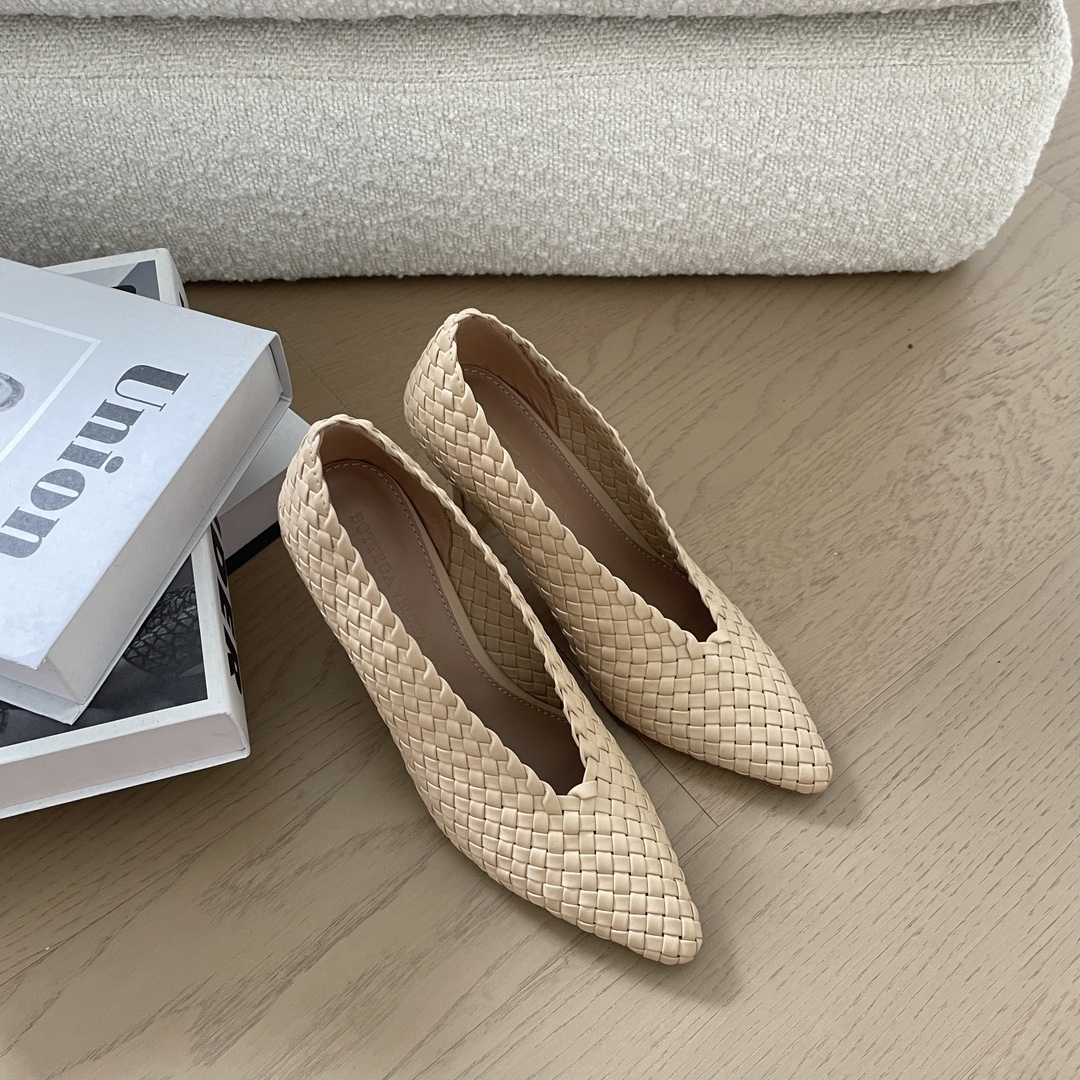 入手困難品！2026 ボッテガヴェネタ 新作 ハイヒール 偽物