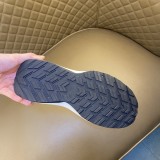 目を惹くカラー 2026 ルイヴィトン 新作 スニーカー 偽物