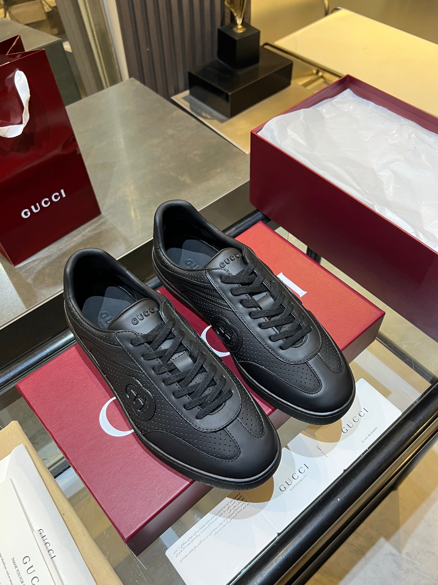 ☆超人気☆ 2026 グッチ 新作 男女兼用 スニーカー スーパーコピー