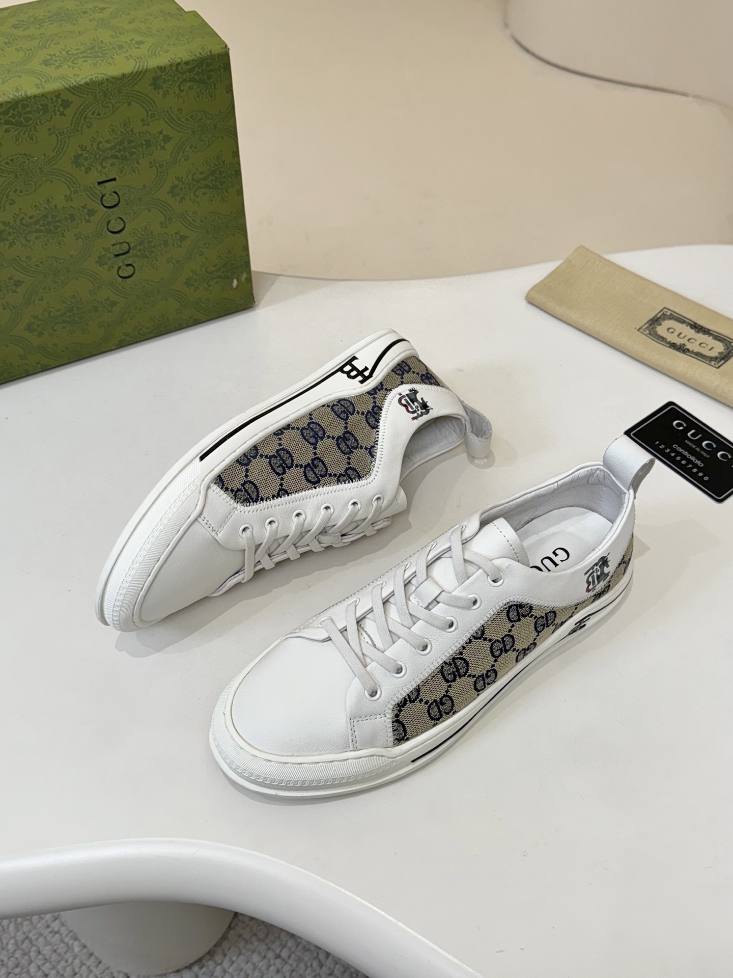 入手困難品！2026 グッチxバーバリー 新作 スニーカー コピー