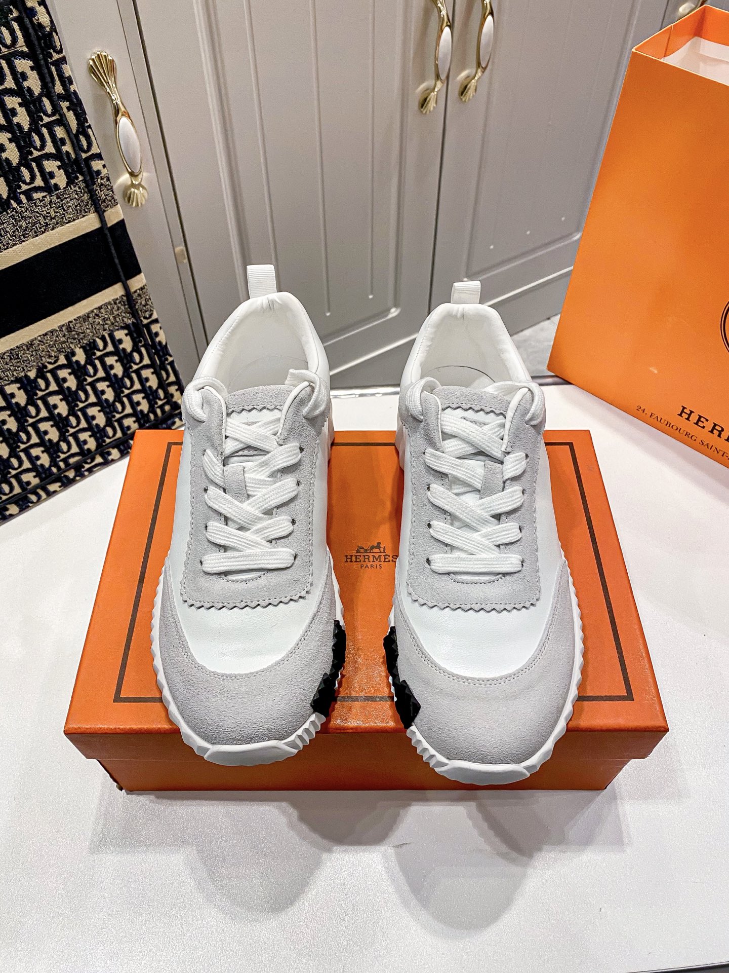 絶対欲しい！2026 プラダ 新作 男女兼用 スニーカー スーパーコピー