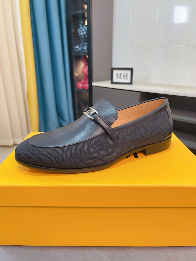 【大特価】2026 フェンディ 新作 革靴 コピー