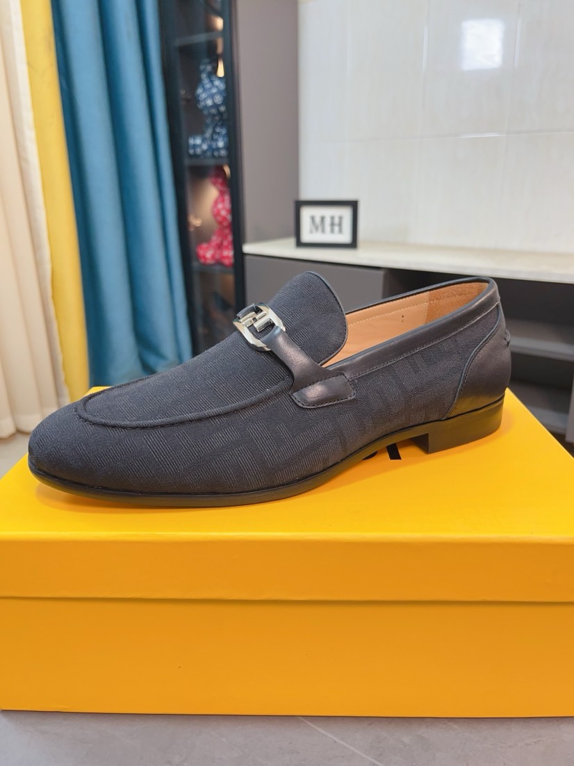 【限定カラー】2026 フェンディ 新作 革靴 スーパーコピー