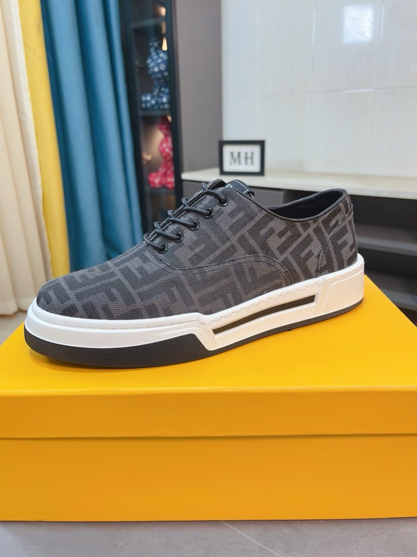 目を惹くカラー 2026 フェンディ 新作 スニーカー スーパーコピー