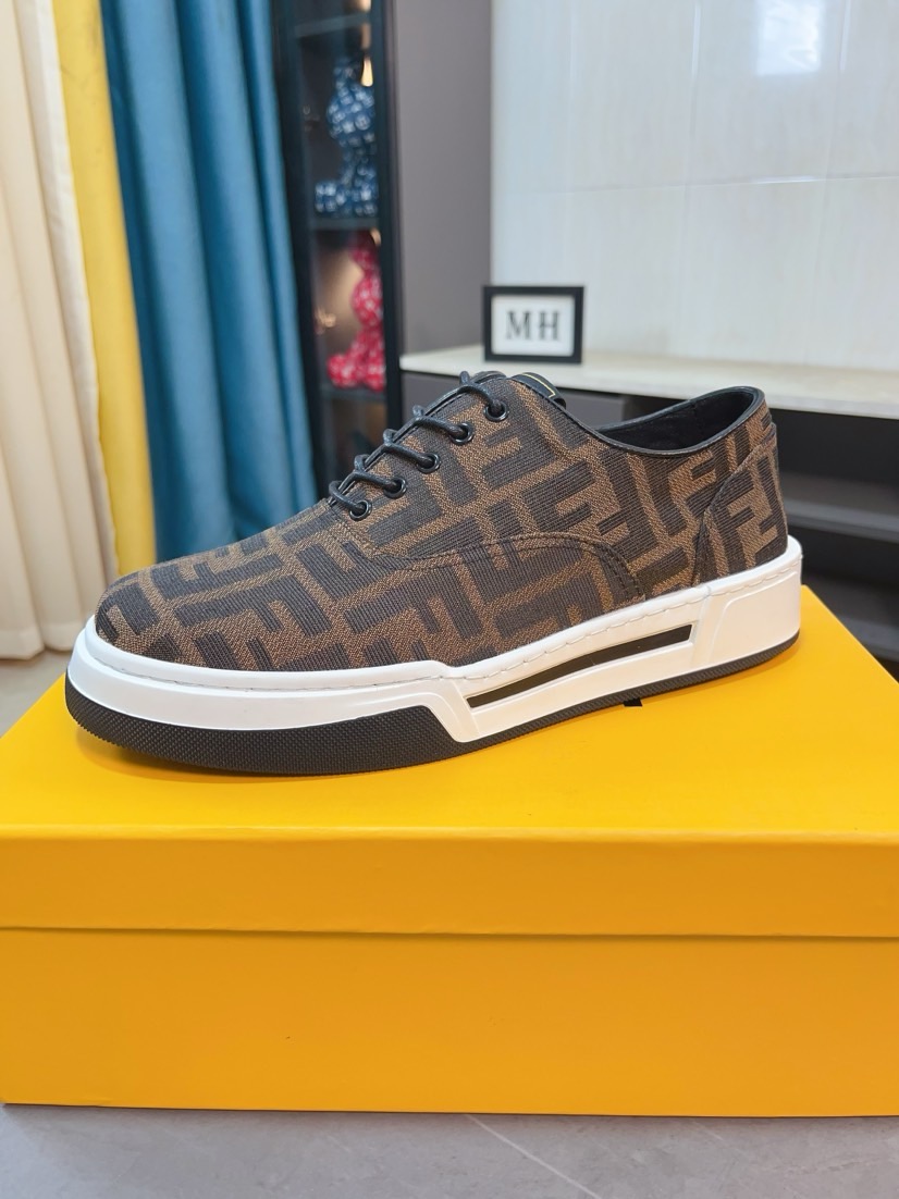 人気No1 2026 フェンディ 新作 スニーカー コピー