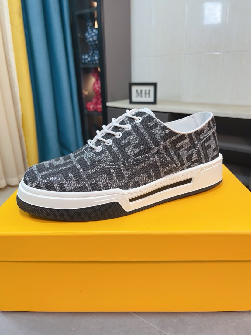 完売必至 ★ 2026 フェンディ 新作 スニーカー 偽物