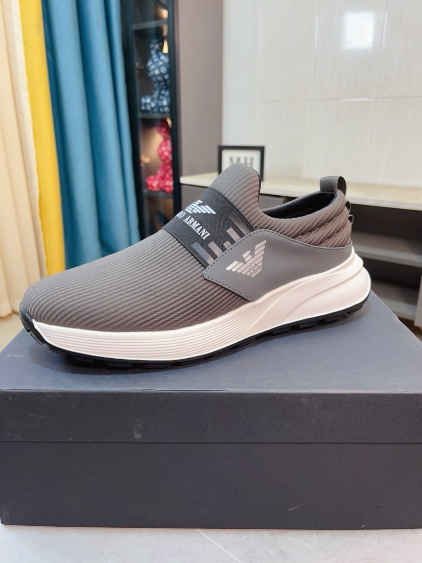 入手困難品！2026 ジョルジオアルマーニ 新作 スニーカー 偽物