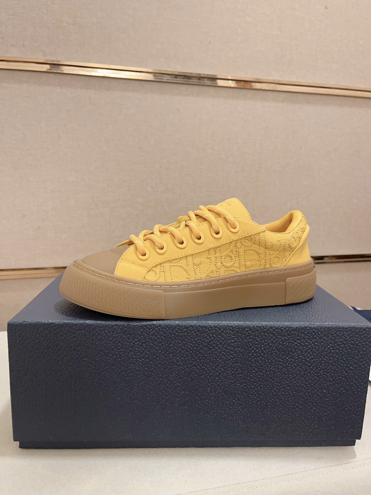 肌触り最高な 2026 ディオール 新作 スニーカー 偽物