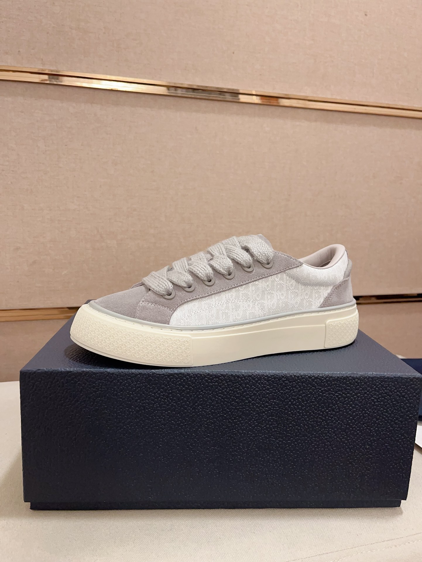 注目アイテム☆ 2026 ディオール 新作 スニーカー スーパーコピー