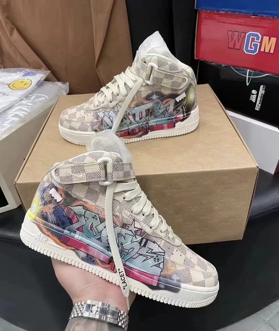 注目アイテム☆ 2026 ルイヴィトン x ナイキx オフホワイト 新作 スニーカー 偽物