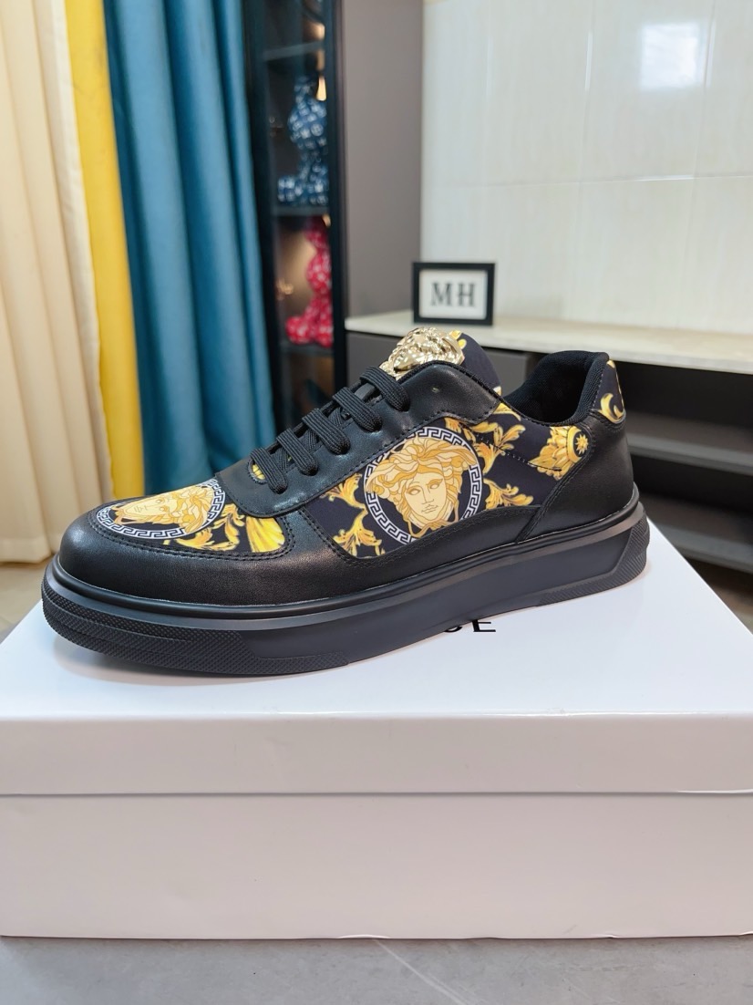 おすすめ 2026 ヴェルサーチェ 新作 スニーカー 偽物