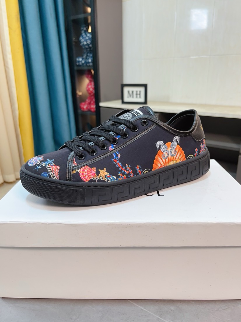 絶対欲しい！2026 ヴェルサーチェ 新作 スニーカー コピー