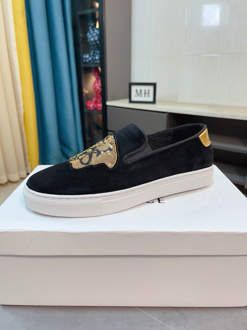 入手困難！2026 ヴェルサーチェ 新作 パンプス 偽物