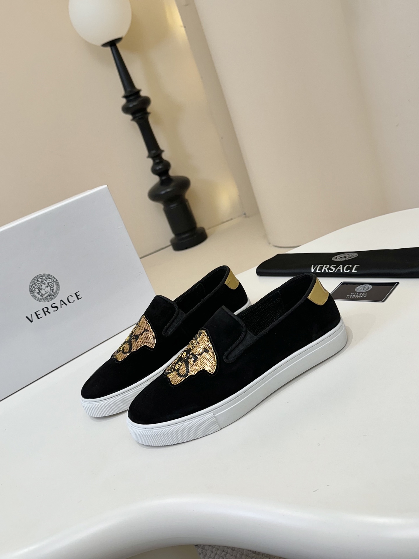 高品質 2026 ヴェルサーチェ 新作 パンプス コピー