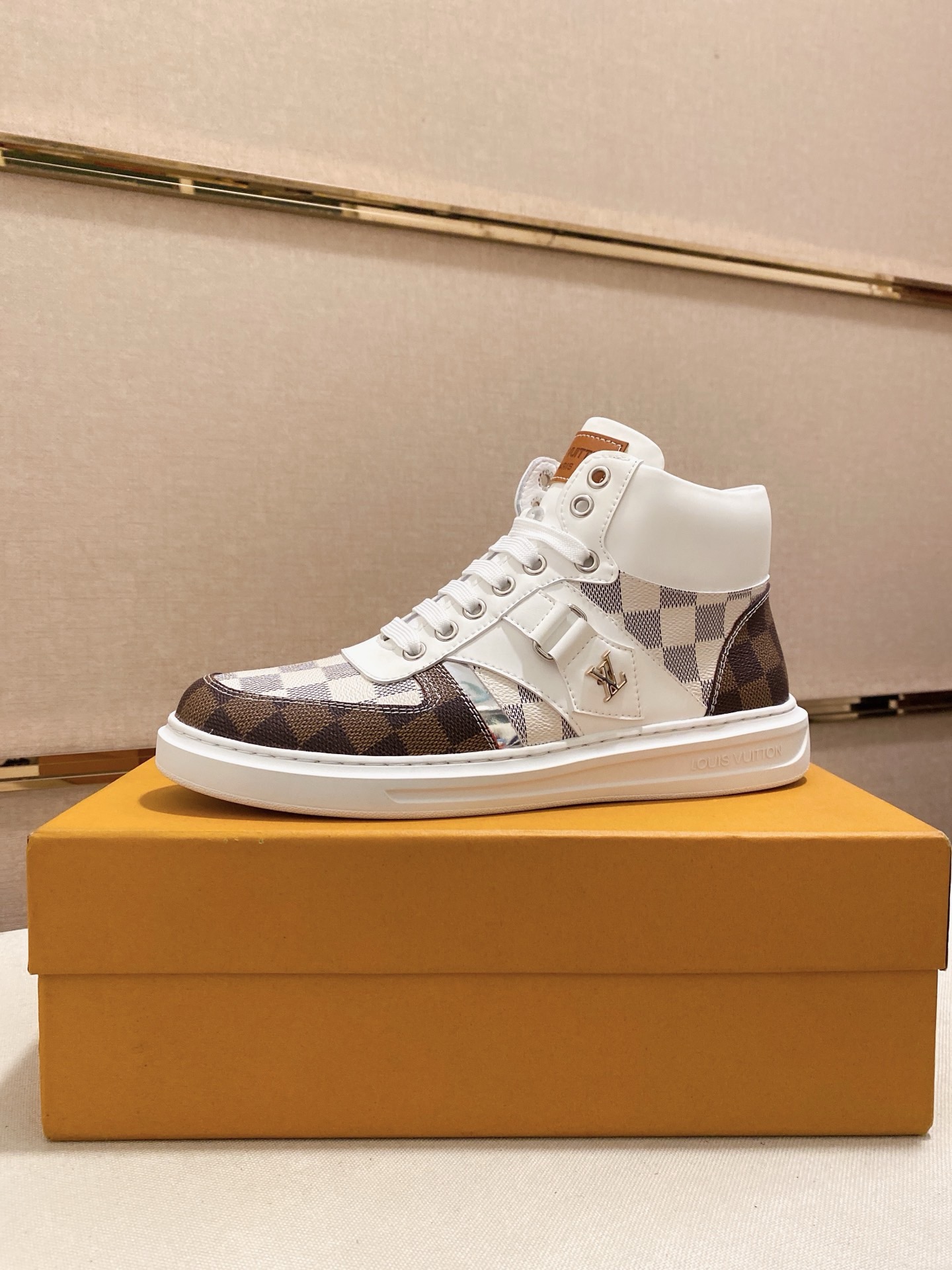 超限定♪ 2026 ルイヴィトン 新作 スニーカー 偽物