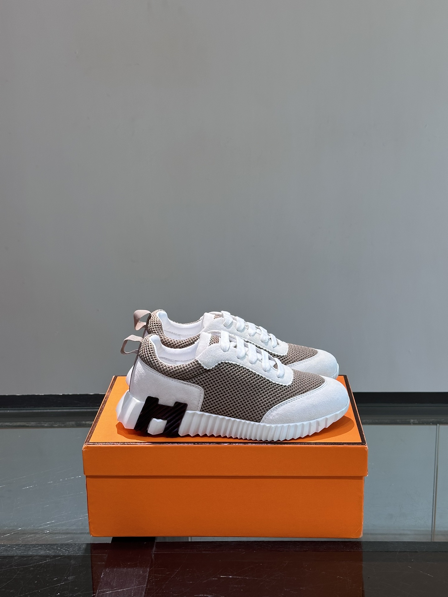 人気No1★ 2026 エルメス 新作 男女兼用 スニーカー 偽物