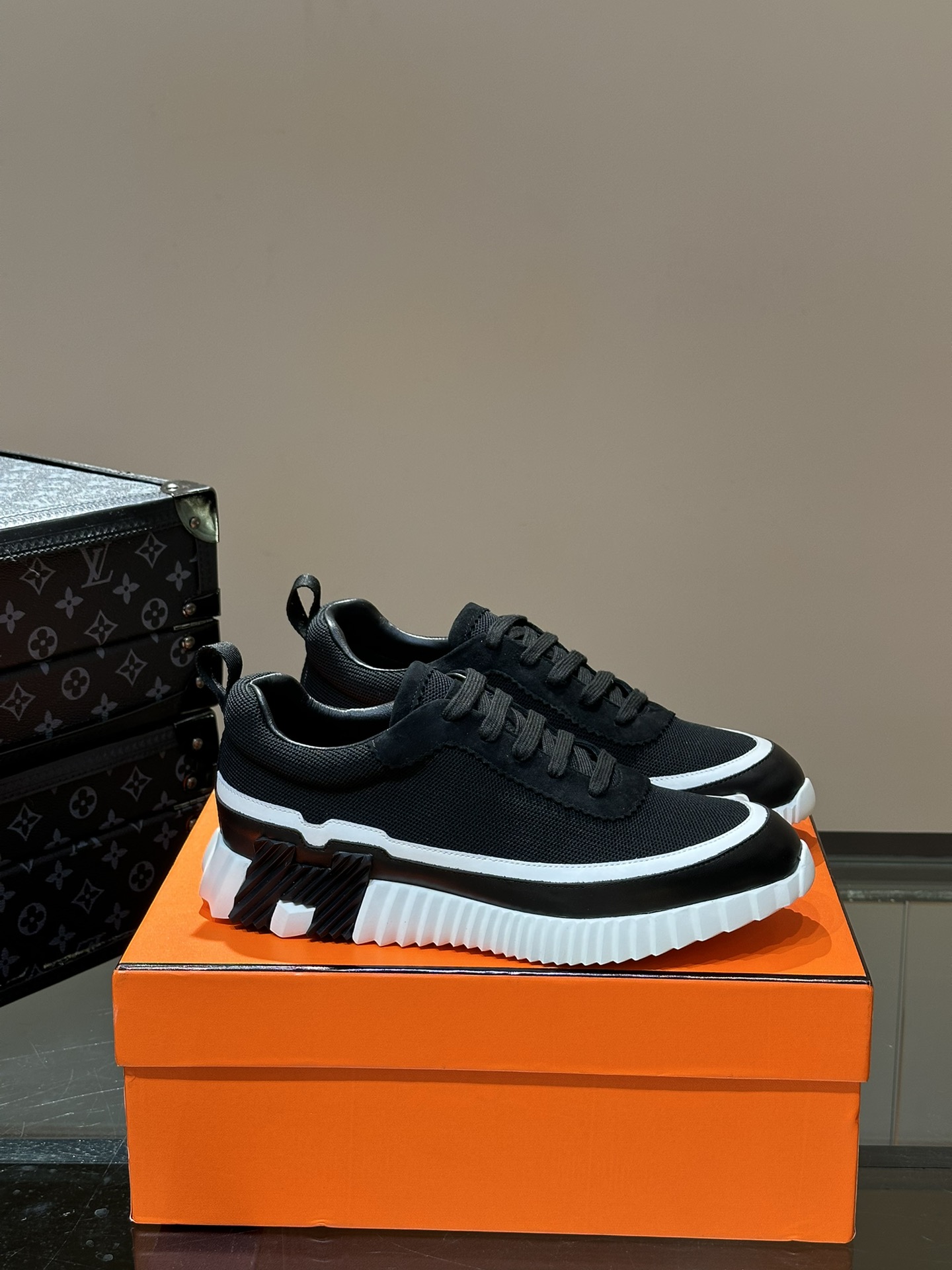 世界中で大人気♪ 2026 エルメス 新作 スニーカー スーパーコピー