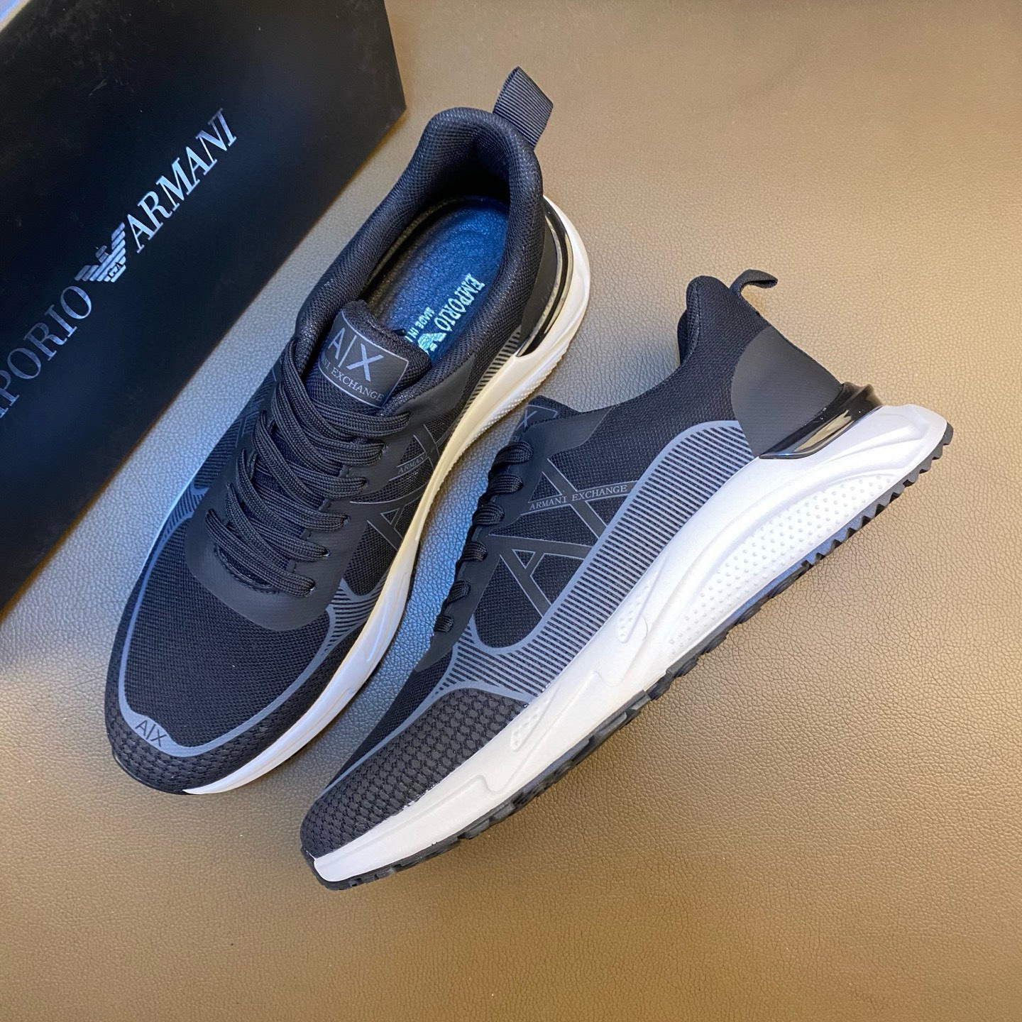 定番人気！2026 ジョルジオアルマーニ 新作 スニーカー 偽物