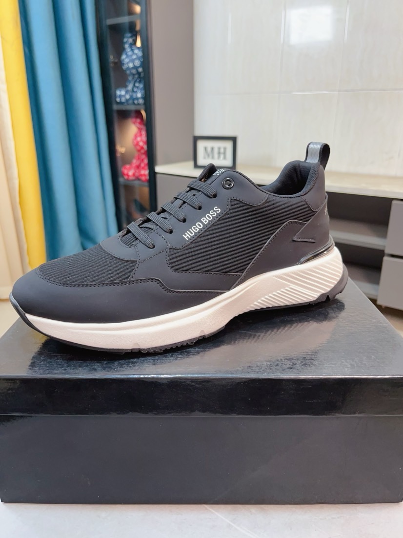 目を惹くカラー 2026 ヒューゴボス 新作 スニーカー 偽物