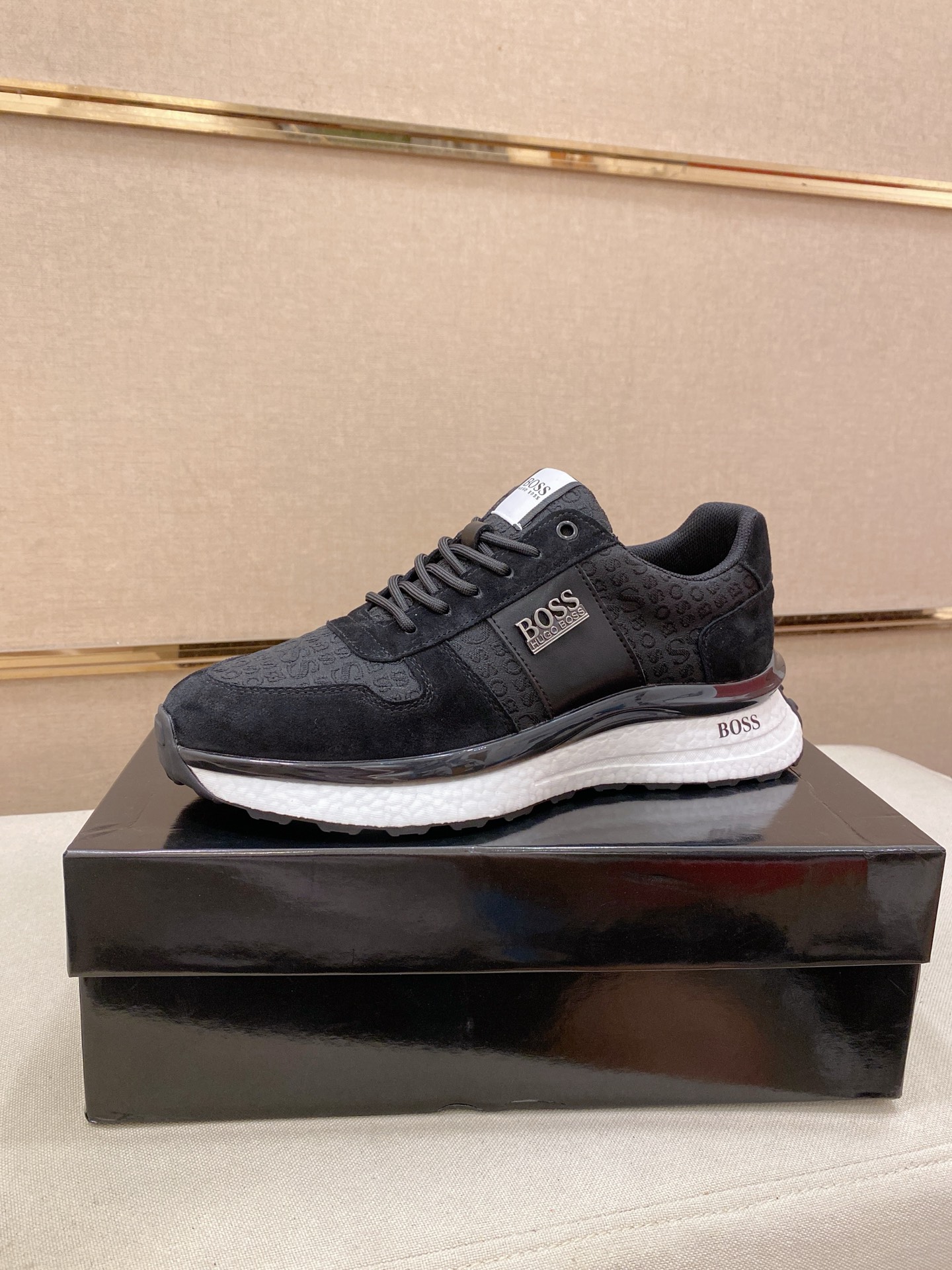 入手困難品！2026 ヒューゴボス 新作 スニーカー スーパーコピー