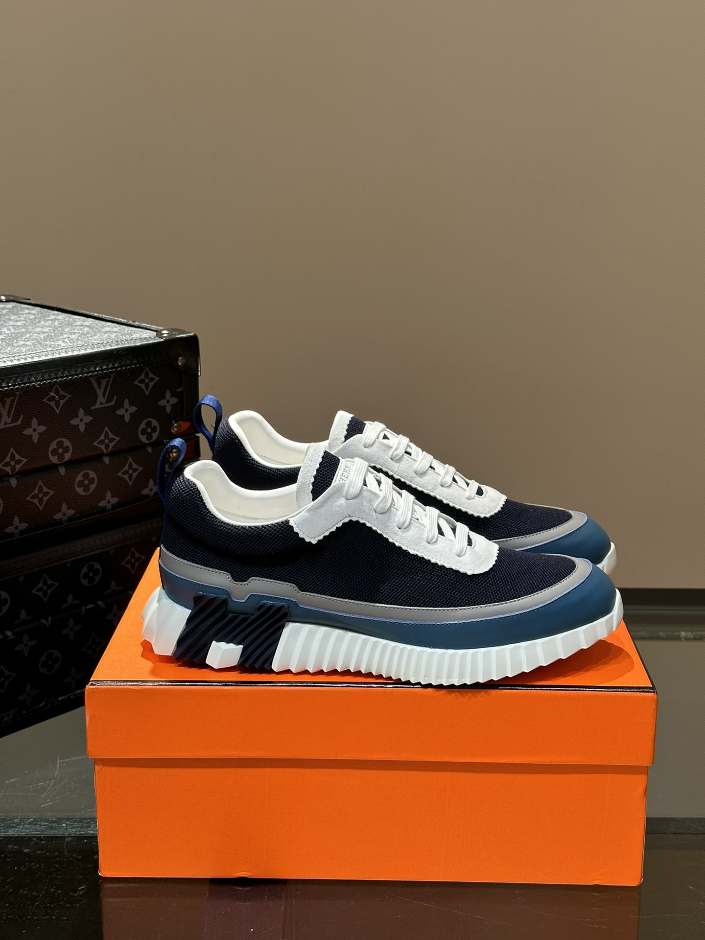 注目度抜群！2026 エルメス 新作 スニーカー スーパーコピー