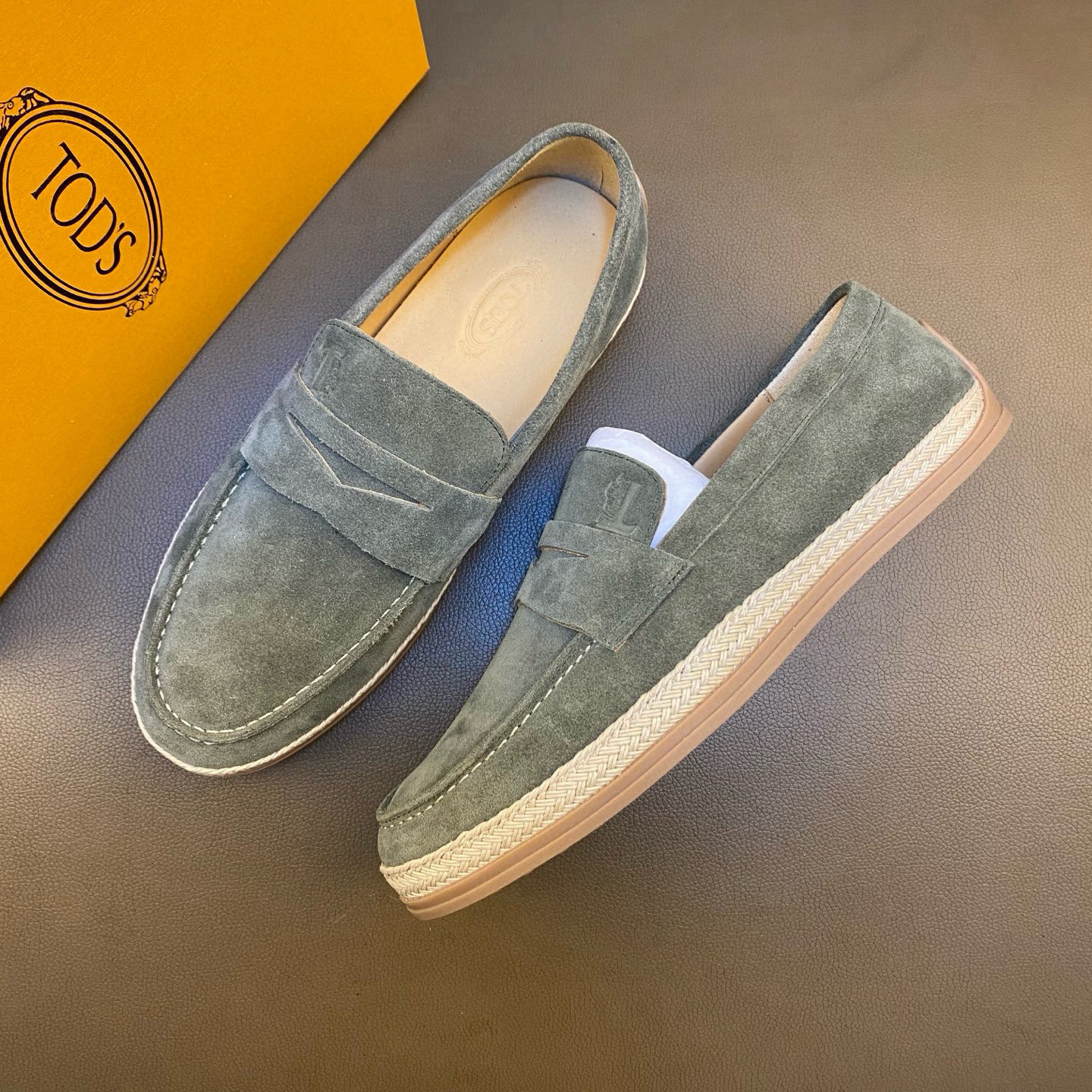 最安値挑戦 2026 トッズ 新作 パンプス 偽物