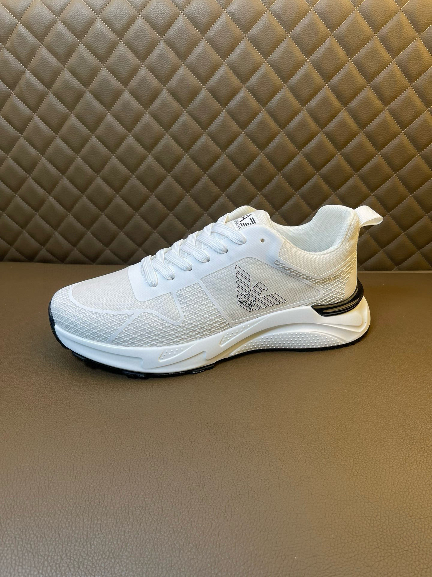 絶対欲しい！2026 ジョルジオアルマーニ 新作 スニーカー 偽物