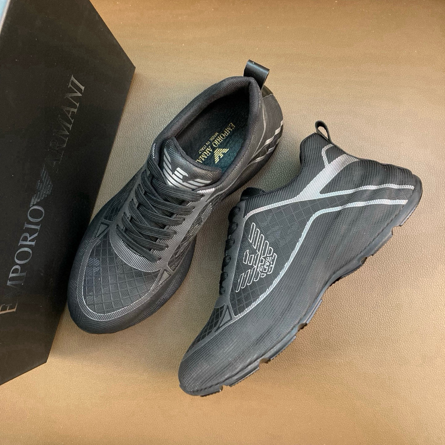 肌触り最高な 2026 ジョルジオアルマーニ 新作 スニーカー スーパーコピー