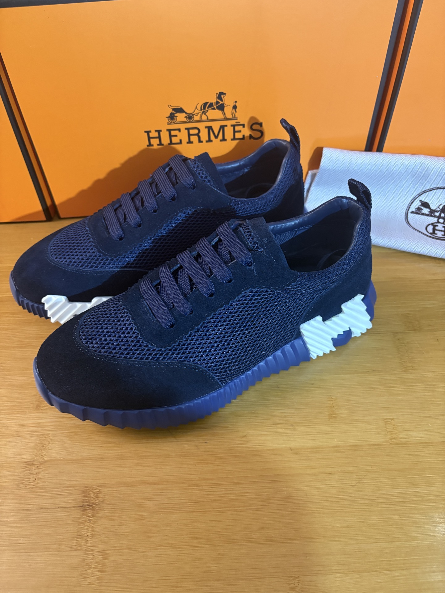 累積売上総額第１位！2026 エルメス 新作 スニーカー 偽物