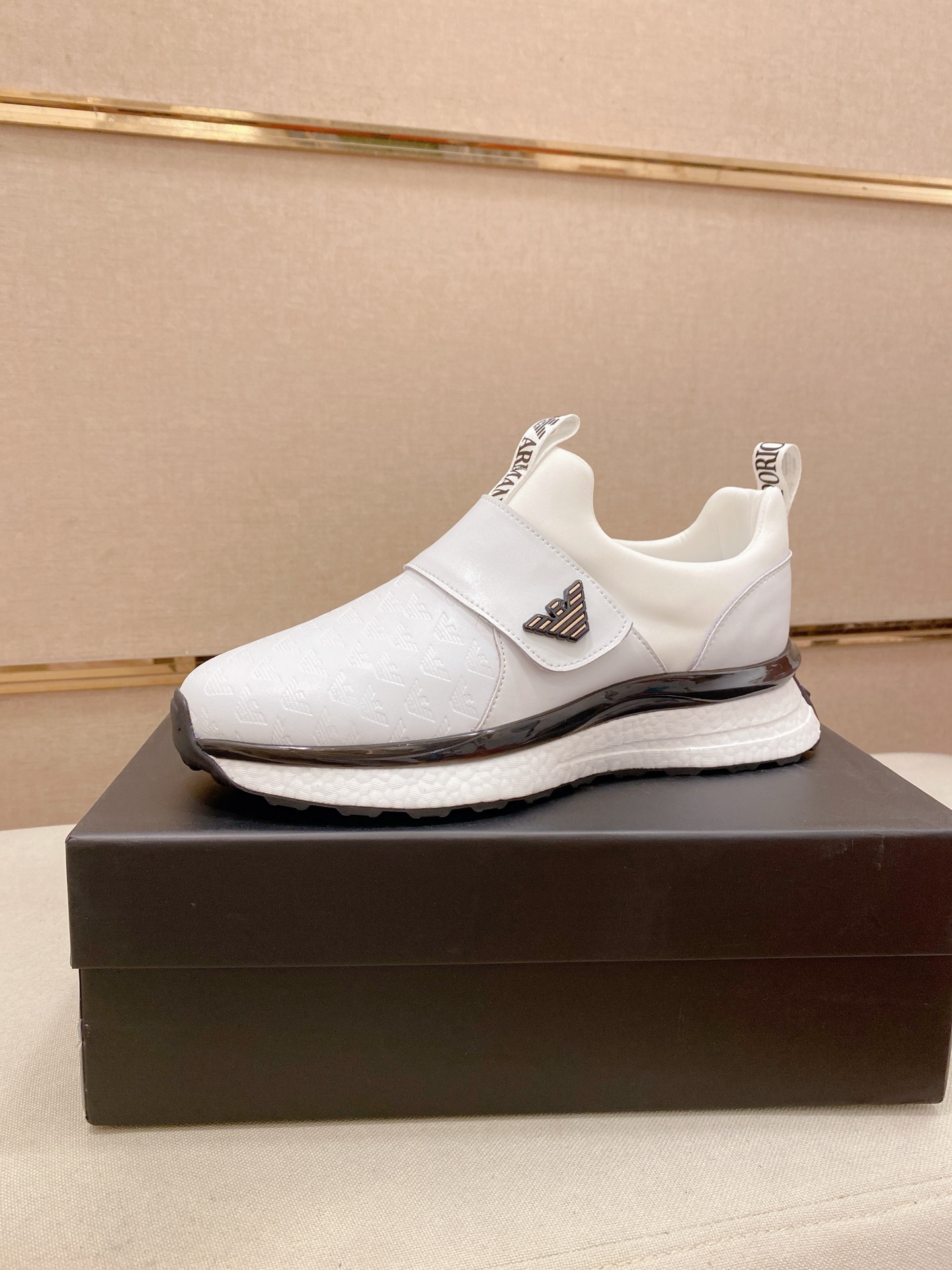 【限定カラー】2026 ジョルジオアルマーニ 新作 スニーカー スーパーコピー