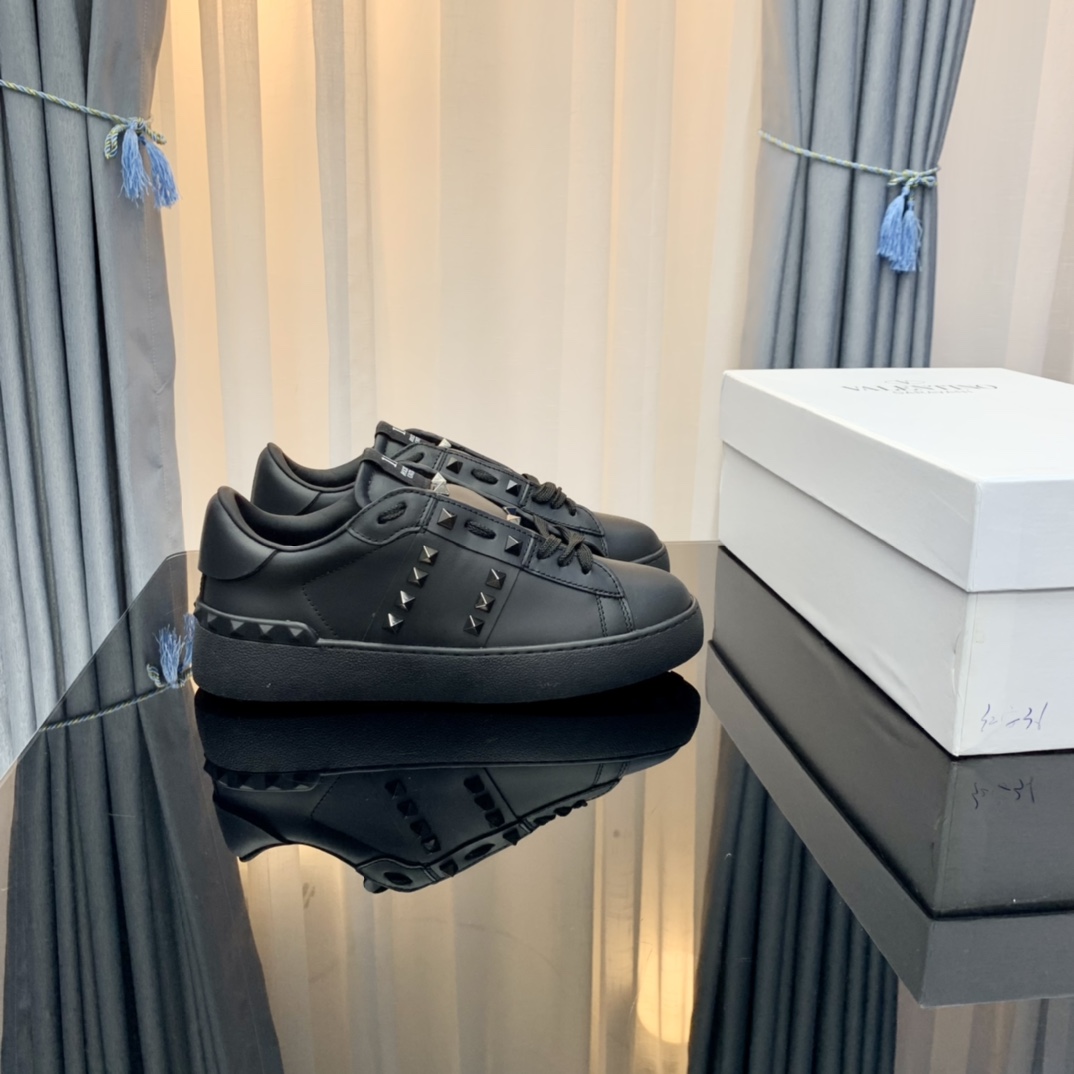 売上総額１位！2026 ヴァレンティノ 新作 男女兼用 スニーカー コピー