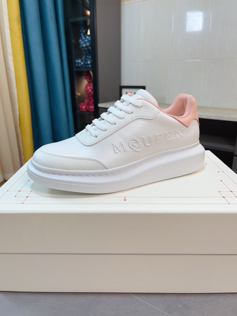 人気急上昇新作 2026 アレキサンダーマックイーン 新作 男女兼用 スニーカー コピー