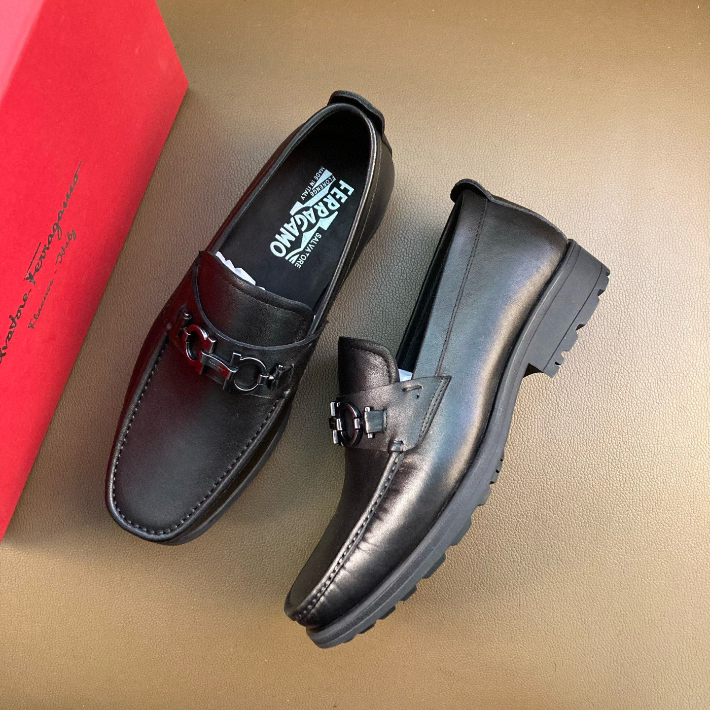 入手困難！2026 フェラガモ 新作 パンプス スーパーコピー