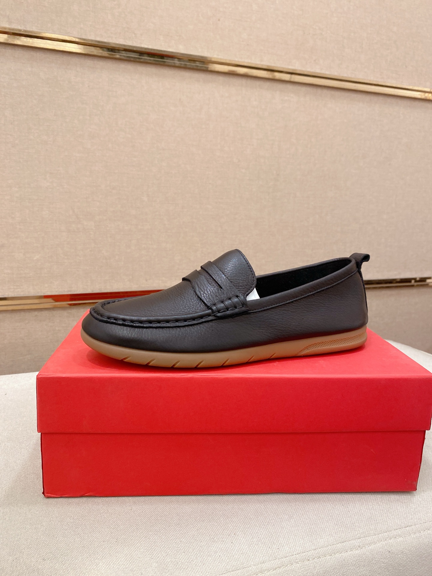 お洒落 2026 フェラガモ 新作 パンプス スーパーコピー