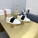 使い勝手良 2026 ヴァレンティノ 新作 男女兼用 スニーカー スーパーコピー