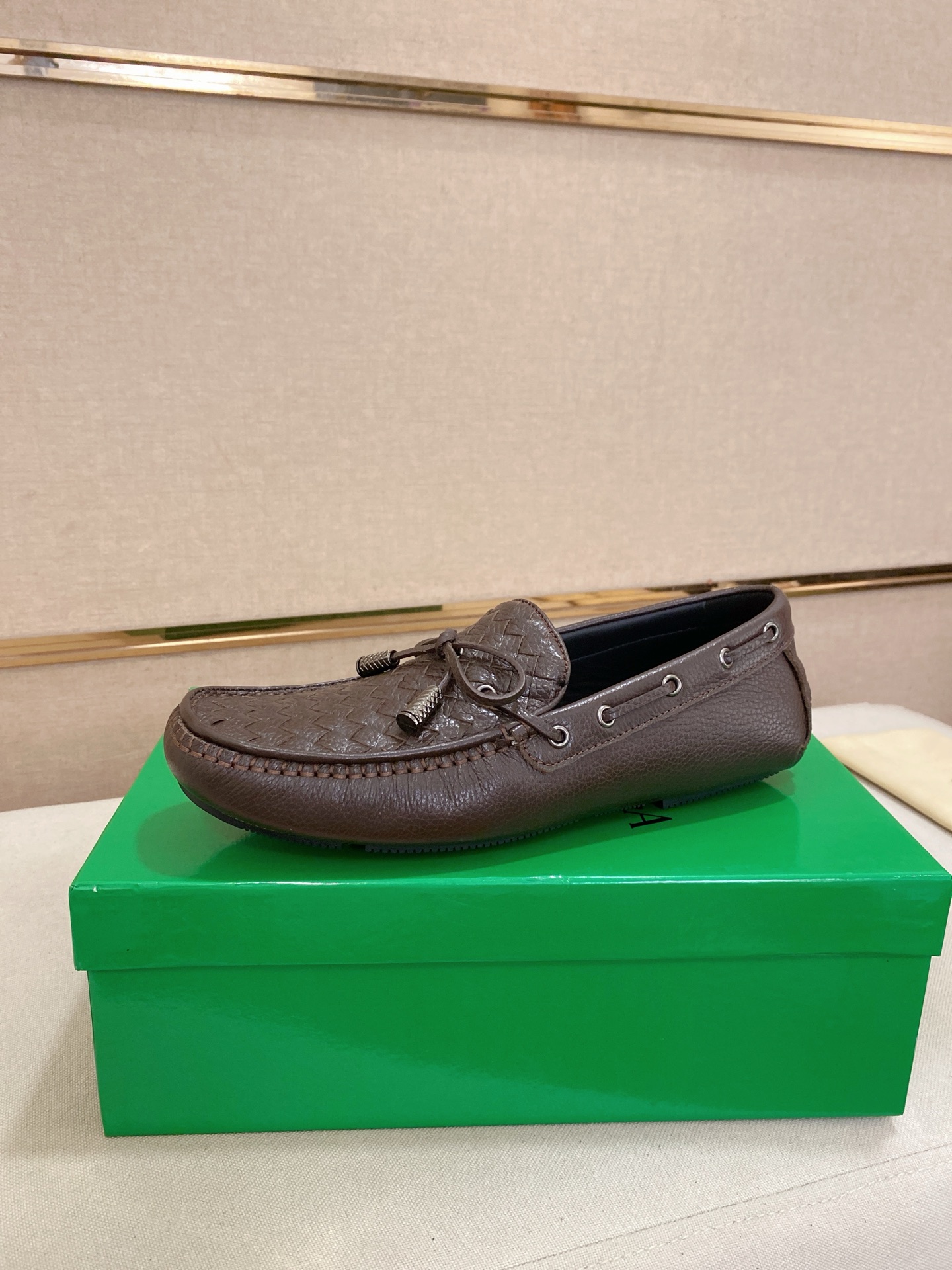 入手困難！2026 ボッテガヴェネタ 新作 パンプス 偽物