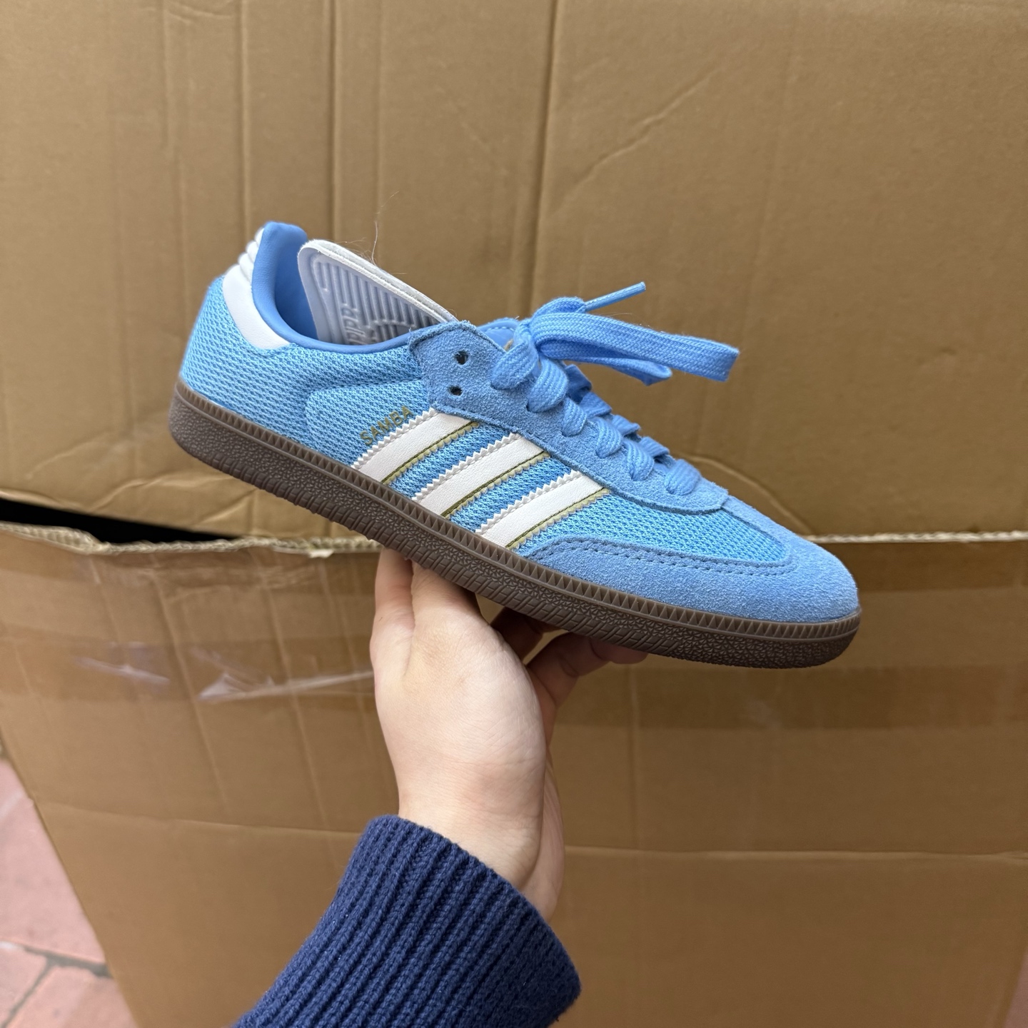 定番人気！2026 アディダス 新作 男女兼用 スニーカー コピー