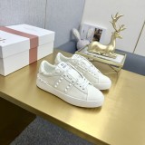 すぐ届く 2026 ヴァレンティノ 新作 男女兼用 スニーカー スーパーコピー