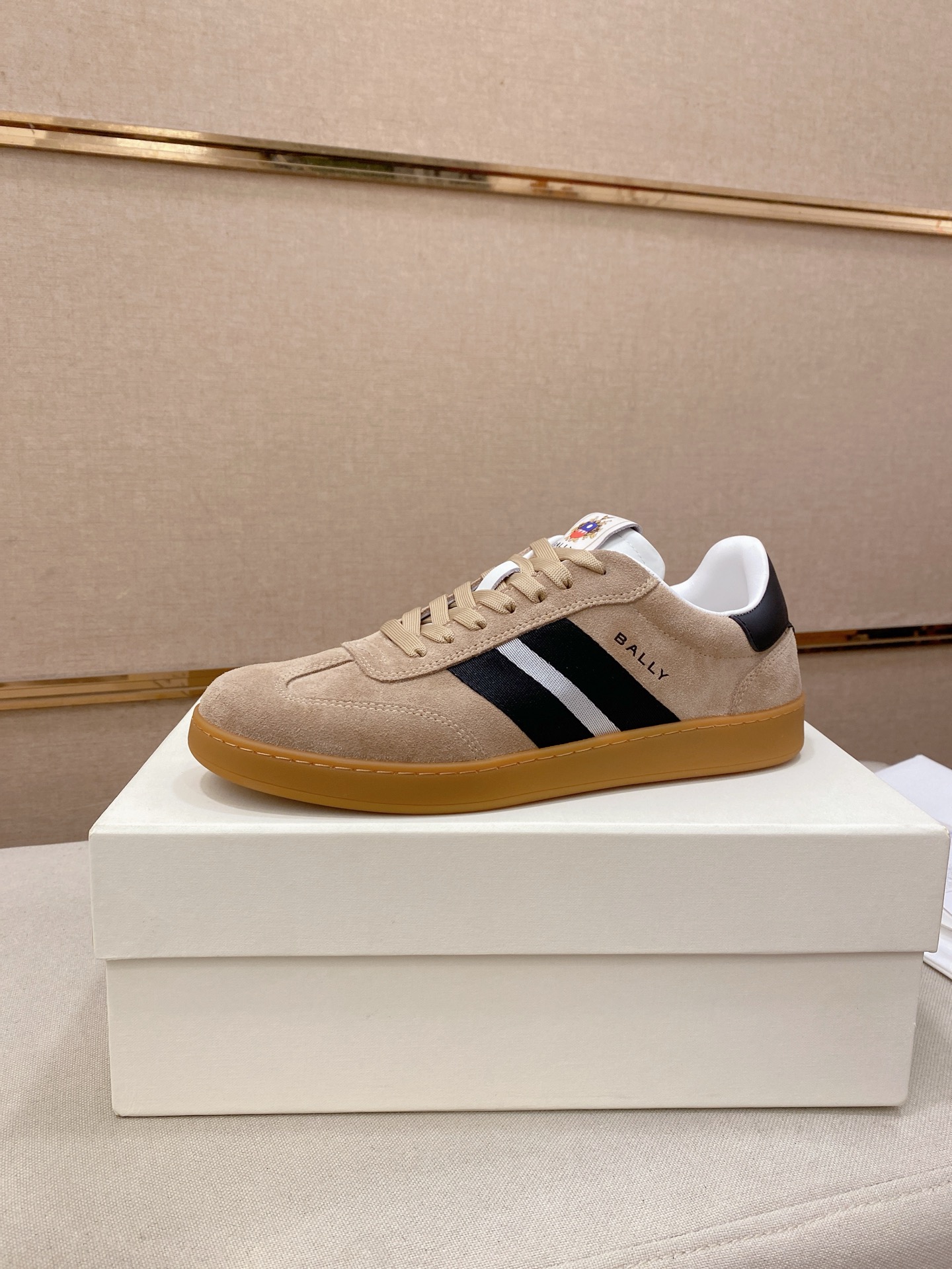 希少♪限定  2026 バリー 新作 スニーカー コピー