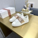 絶対欲しい！2026 ヴァレンティノ 新作 男女兼用 スニーカー コピー