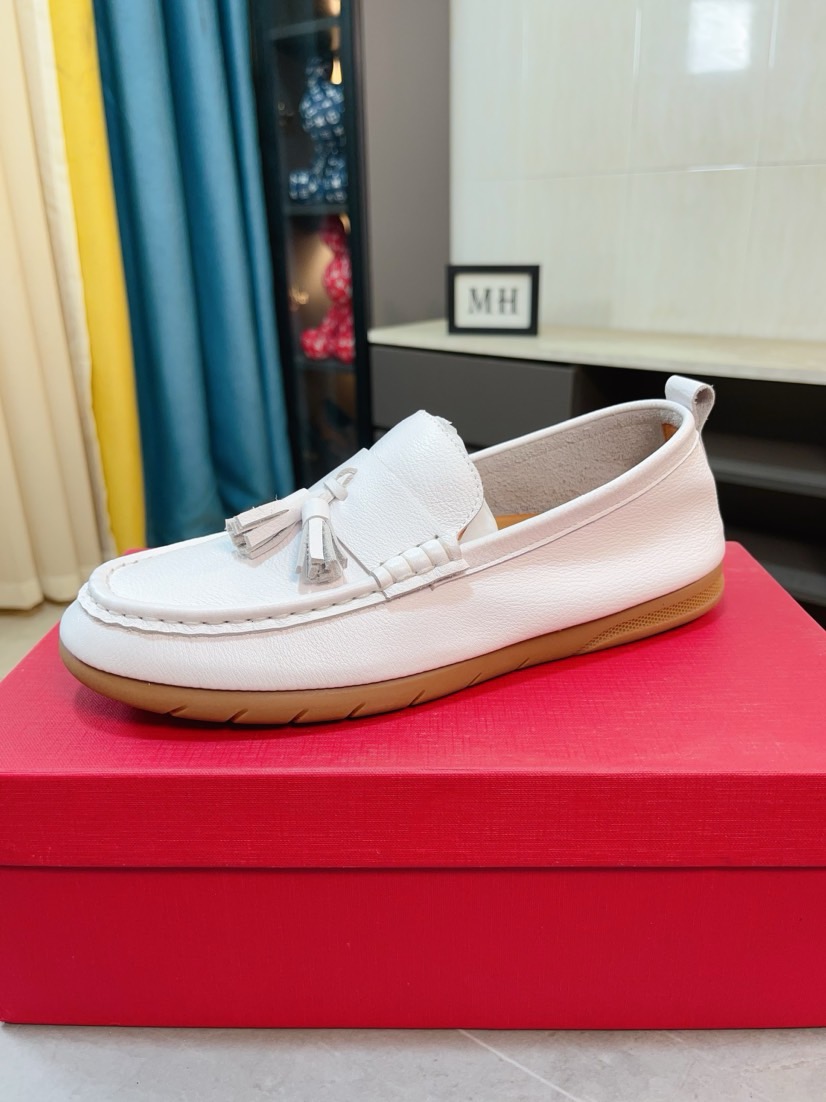 肌触り最高な 2026 フェラガモ 新作 パンプス スーパーコピー