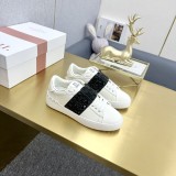 目を惹くカラー 2026 ヴァレンティノ 新作 男女兼用 スニーカー 偽物