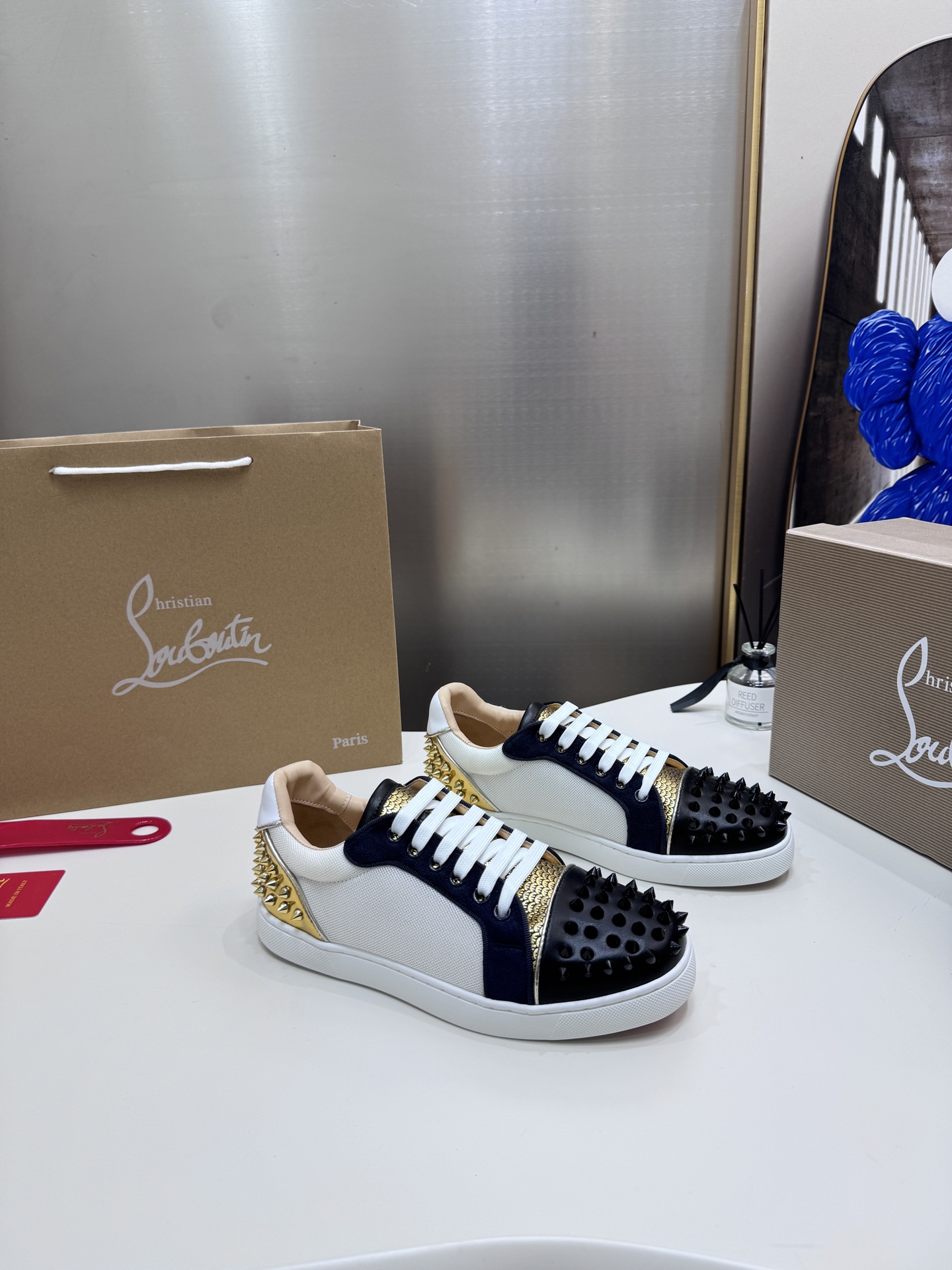 人気爆発☆ 2026 クリスチャンルブタン 新作 男女兼用 スニーカー スーパーコピー