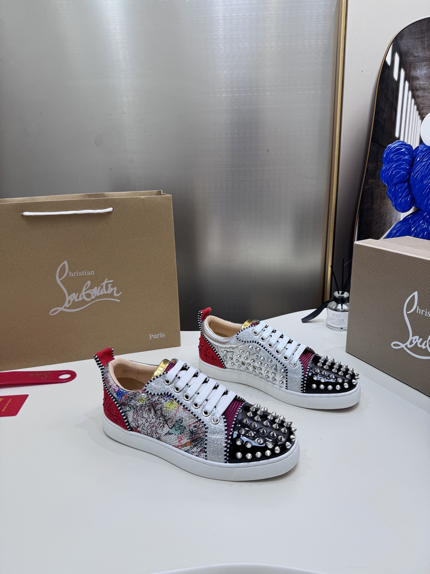 完売必至 ★ 2026 クリスチャンルブタン 新作 男女兼用 スニーカー 偽物
